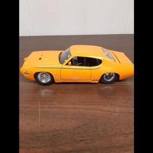 Classic 1970 GTO Die-Cast Model Car - Bright Orange Finish